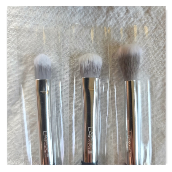 Laruce Makeup Laruce Beauty 5piece Brush Set Poshmark